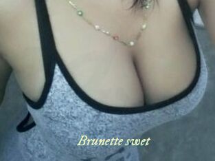 Brunette_swet