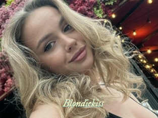 Blondiekiss