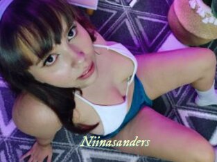 Niinasanders